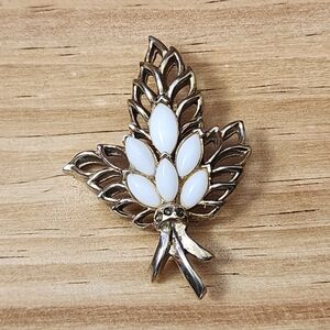 Vintage Gold Leaf Brooch